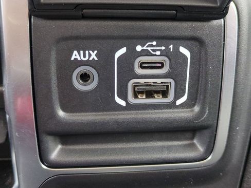 Used 2025 Jeep Wrangler Unlimited Sahara w/ Safety Group AWD/4WD image 23