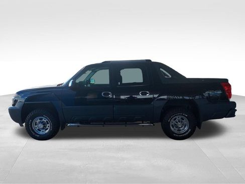 Used 2004 Chevrolet Avalanche 2500 w/ Preferred Equipment Group AWD/4WD image 2