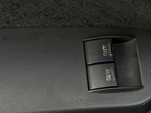 Used 2006 Ford Mustang GT Premium RWD image 32