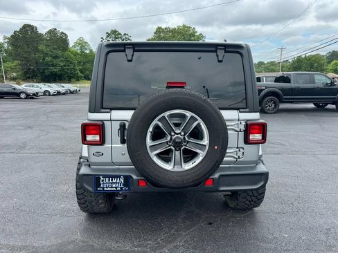 Used 2020 Jeep Wrangler Unlimited Sahara AWD/4WD image 7