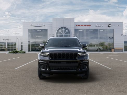 New 2025 Jeep Grand Cherokee L Altitude image 7