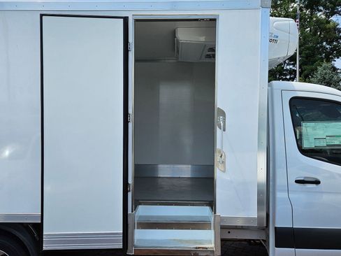 Used 2023 Mercedes-Benz Sprinter 3500 image 29