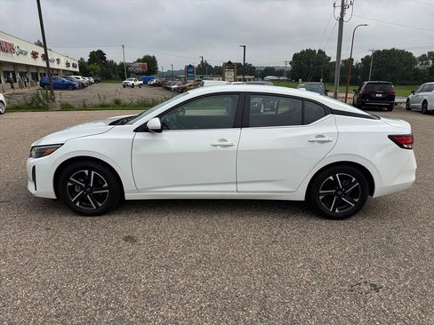 Used 2025 Nissan Sentra SV FWD image 2