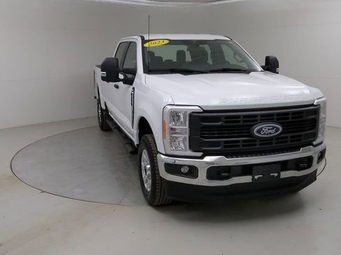 Certified 2023 Ford F250 XL w/ XL Chrome Package image 9
