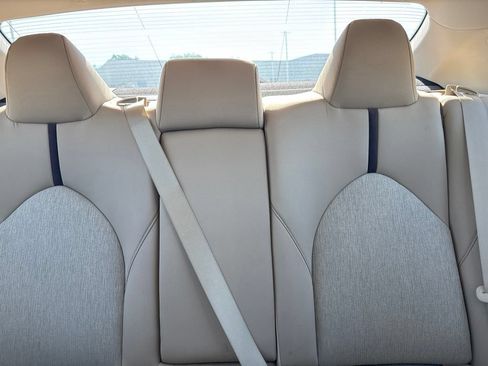 Used 2018 Toyota Camry LE w/ Moonroof Package FWD image 17