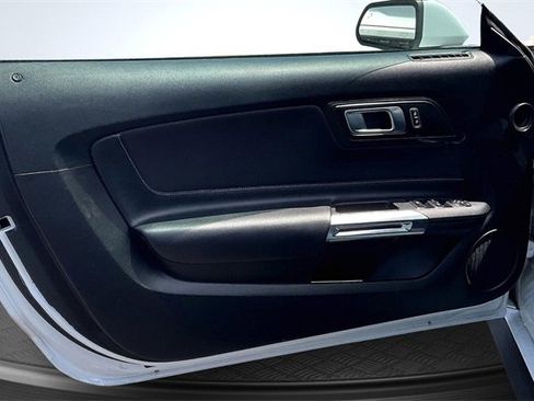 Certified 2022 Ford Mustang Convertible image 13