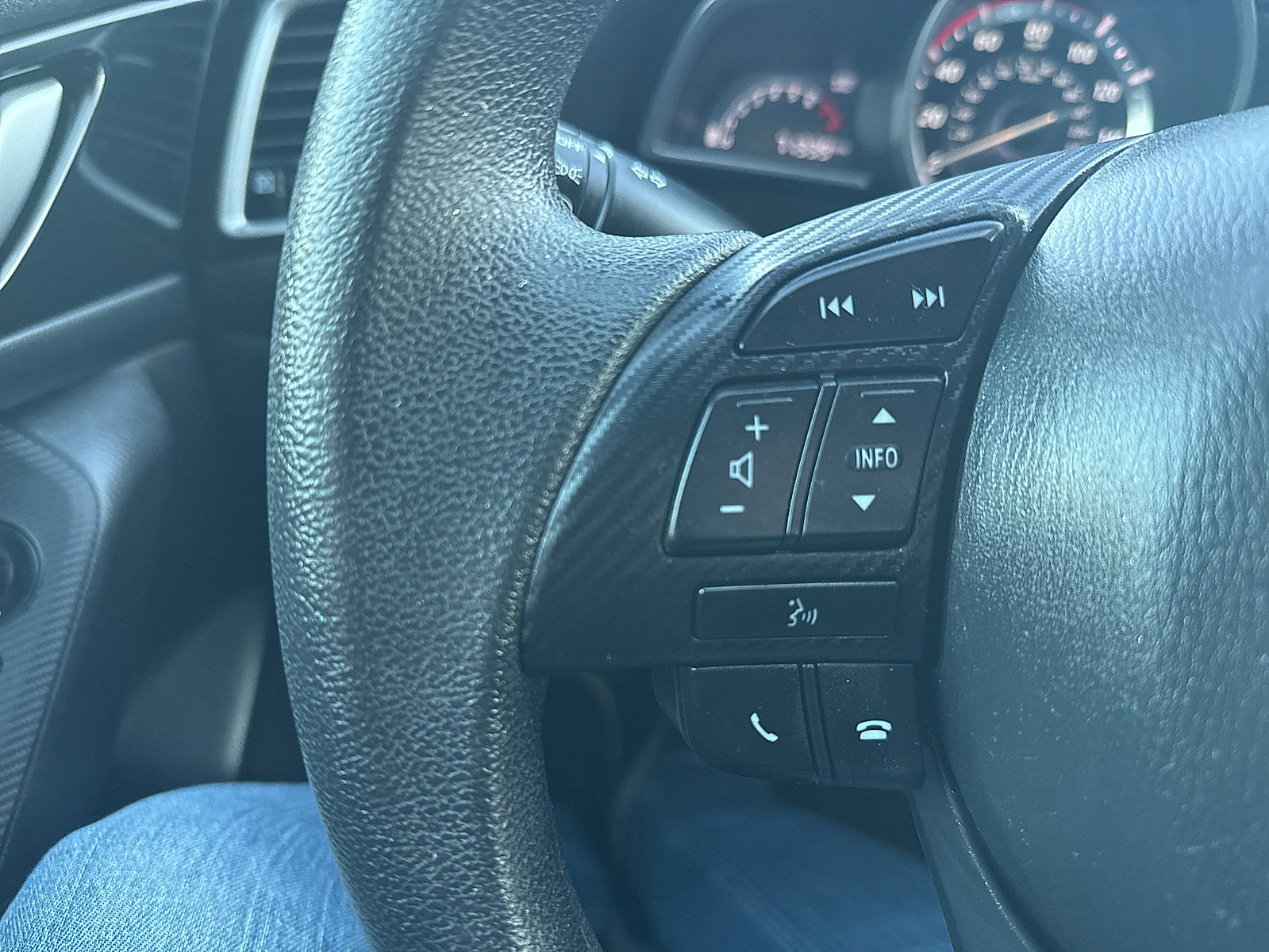 Used 2015 MAZDA MAZDA3 i Sport FWD image 39