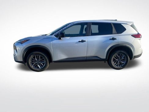 Used 2024 Nissan Rogue S image 4