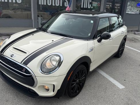 Used 2017 MINI Cooper Clubman S FWD image 1