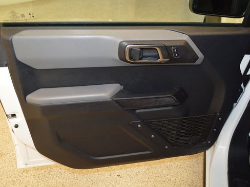 Used 2023 Ford Bronco 4-Door AWD/4WD image 14