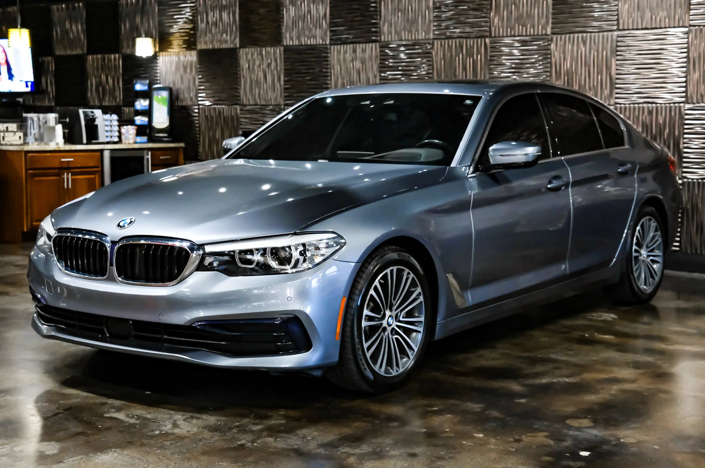 Used 2019 BMW 540i xDrive AWD/4WD image 9