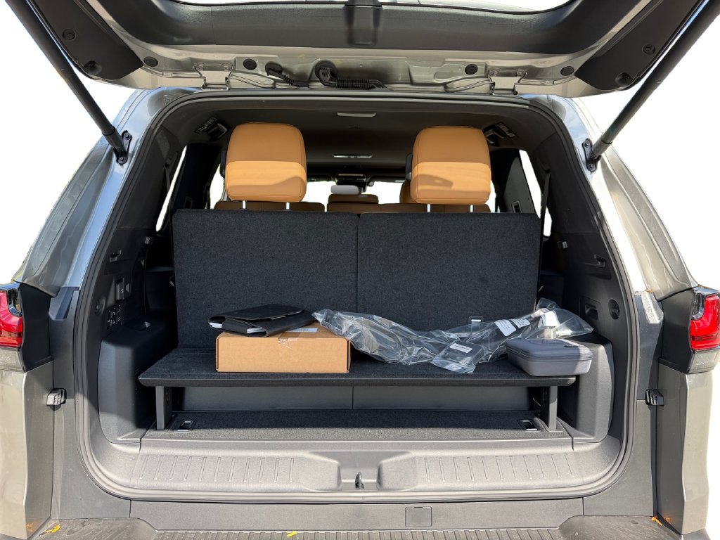 New 2026 Lexus LX 700h Luxury AWD/4WD image 10