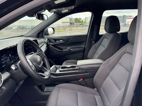 Used 2025 Chevrolet Equinox LT FWD image 27