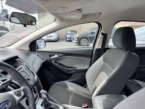 Used 2013 Ford Focus SE FWD image 33
