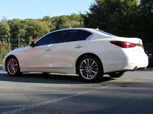 Used 2019 INFINITI Q50 Luxe w/ Essential Package (3.0T Luxe) image 4