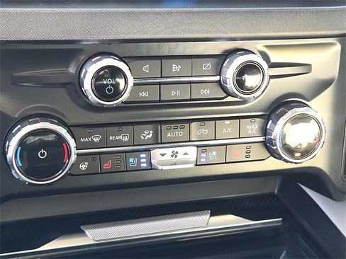 Used 2024 Ford F450 Limited w/ FX4 Off-Road Package image 23