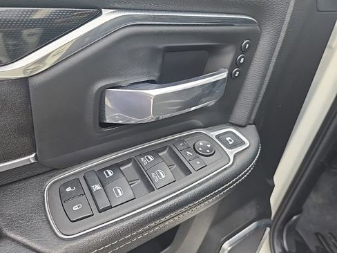 Used 2022 RAM 2500 Laramie w/ Night Edition image 9