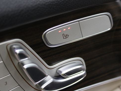 Used 2017 Mercedes-Benz GLC 300 w/ Premium 1 Package image 37