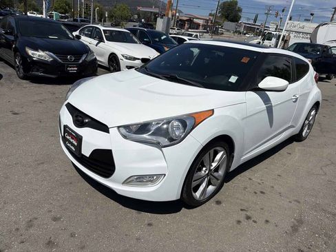 Used 2016 Hyundai Veloster w/ Option Group 02 FWD image 3