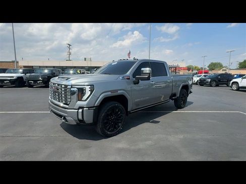 Used 2024 GMC Sierra 2500 Denali w/ Technology Package AWD/4WD image 4