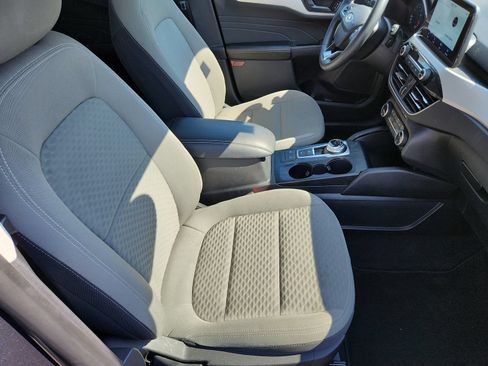 Used 2022 Ford Escape SE w/ SE Sport Appearance Package FWD image 25