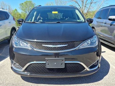 Used 2017 Chrysler Pacifica Touring-L Plus FWD image 2