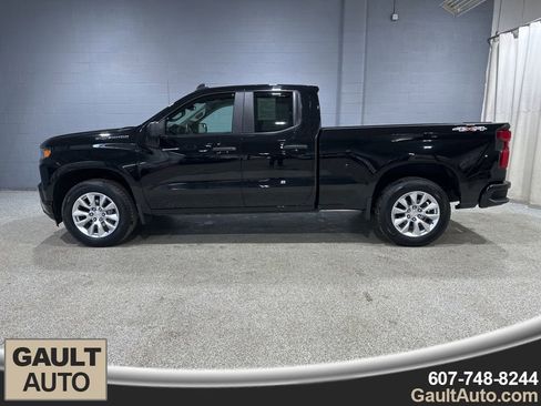 Used 2022 Chevrolet Silverado 1500 Custom image 5