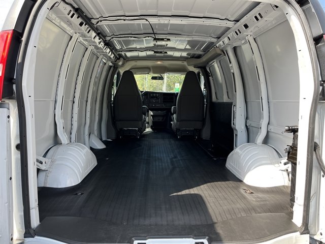 Used 2023 GMC Savana 2500 RWD image 15