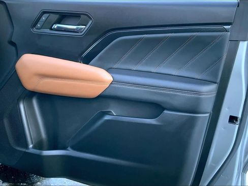 Used 2023 GMC Canyon AT4 w/ AT4 Premium Package image 22