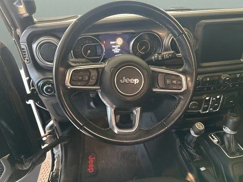 Used 2021 Jeep Wrangler Unlimited Sahara w/ Uconnect 4C Nav & Sound Group AWD/4WD image 18