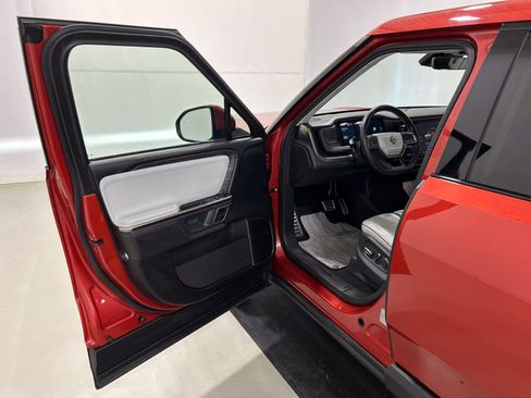 Used 2023 Rivian R1T Adventure AWD/4WD image 16
