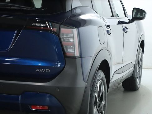 Certified 2025 Nissan Kicks SV AWD/4WD image 47