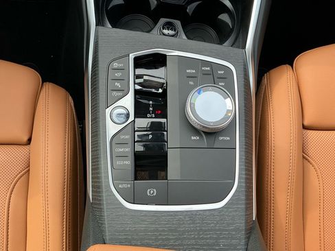 New 2026 BMW 330i xDrive Sedan w/ Premium Package AWD/4WD image 11