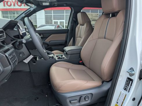 New 2026 Toyota 4Runner Limited AWD/4WD image 12