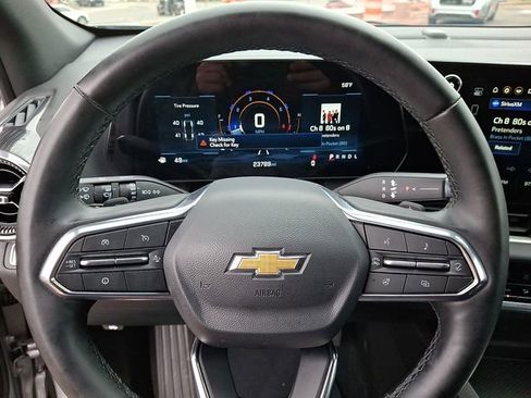 Used 2025 Chevrolet Equinox LT FWD image 17