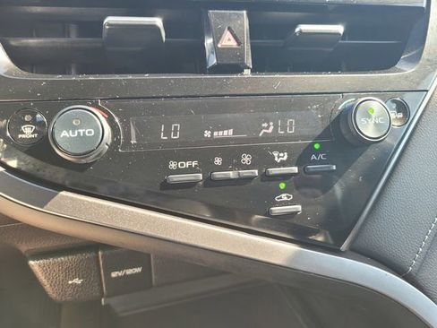 Used 2024 Toyota Camry SE image 23