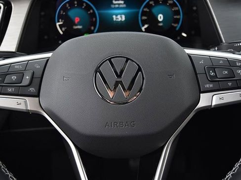 New 2026 Volkswagen Atlas Cross Sport SE image 18