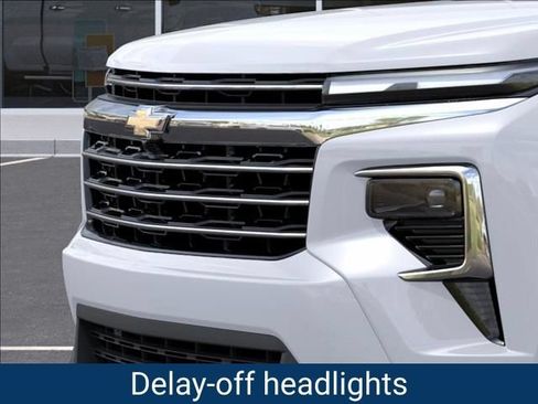 New 2027 Chevrolet Traverse LT w/ Driver Confidence Package FWD image 15