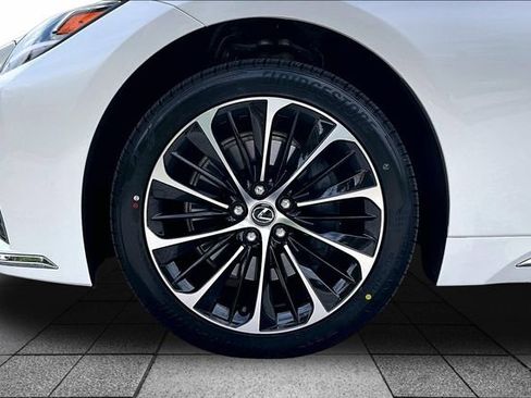 Used 2023 Lexus LS 500 AWD w/ Luxury Package image 37