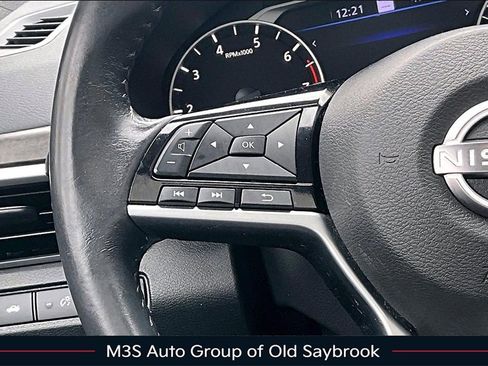 Used 2023 Nissan Altima 2.5 SV w/ SV Premium Package image 10