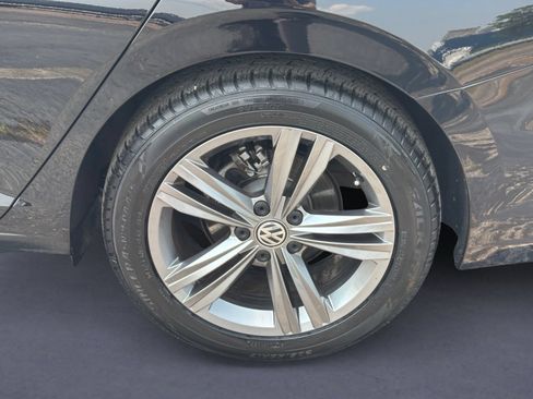 Used 2021 Volkswagen Jetta R-Line FWD image 9