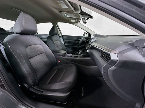 Used 2025 Nissan Altima 2.5 SV FWD image 29