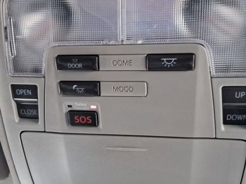 Used 2018 Toyota Avalon Limited w/ Carpet Mat Package image 33