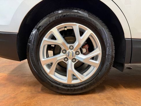 Used 2019 Chevrolet Equinox Premier FWD image 12