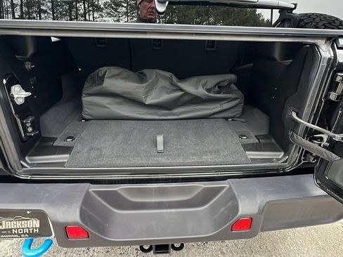 Used 2025 Jeep Wrangler Unlimited Rubicon 4xe w/ Convenience Group image 13