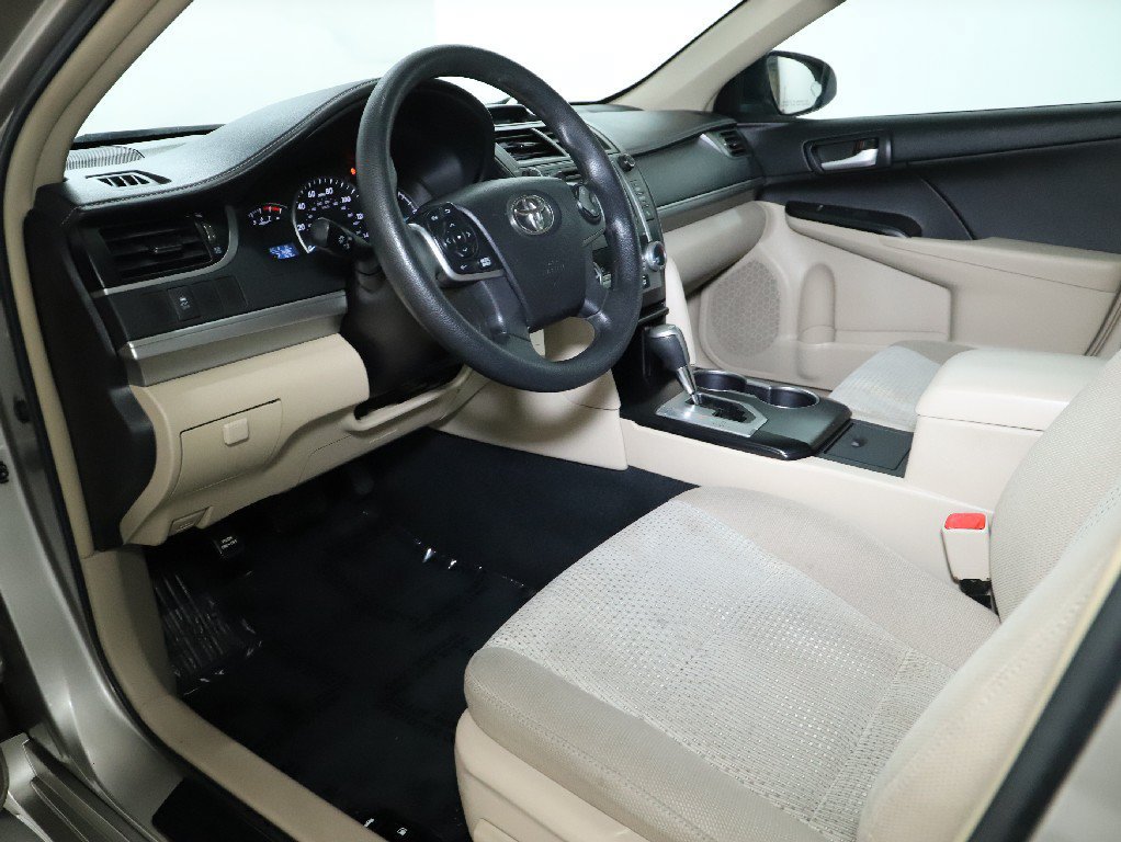 Used 2014 Toyota Camry LE FWD image 21