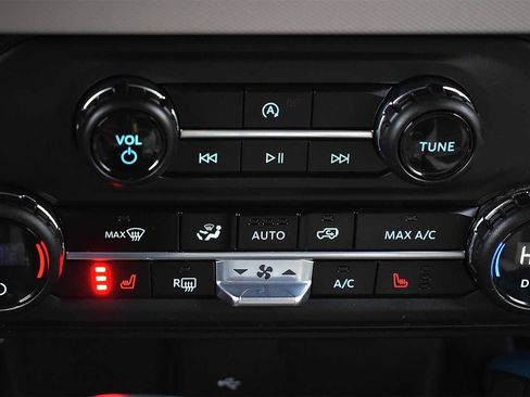 Used 2023 Ford Bronco Wildtrak image 27