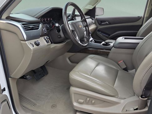 Used 2019 Chevrolet Suburban LT image 14