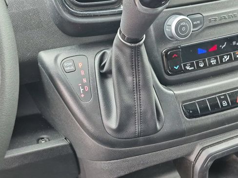 Used 2025 RAM ProMaster 2500 w/ U-Haul Equipment Group FWD image 12