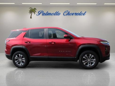 Used 2026 Chevrolet Equinox LT w/ Convenience Package II FWD image 2